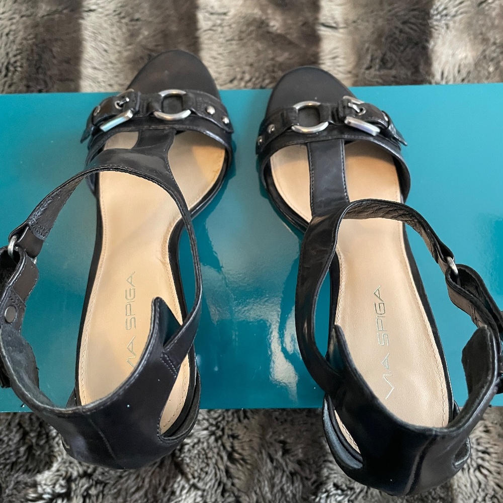 Via Spiga Black Leather T-Strap Edgy Ankle Strap Heels Size 7M - Picture 3 of 11